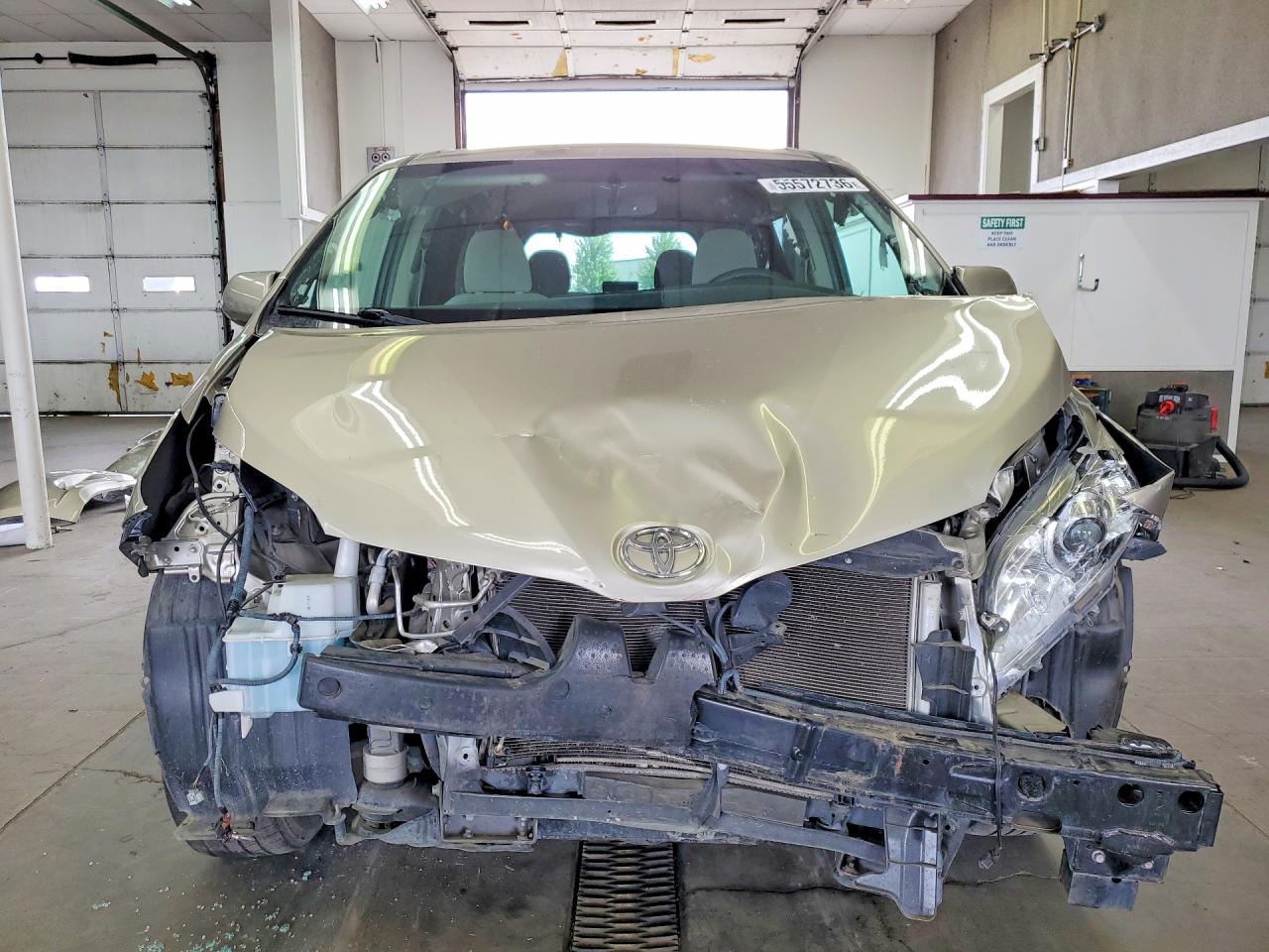 2015 TOYOTA SIENNA