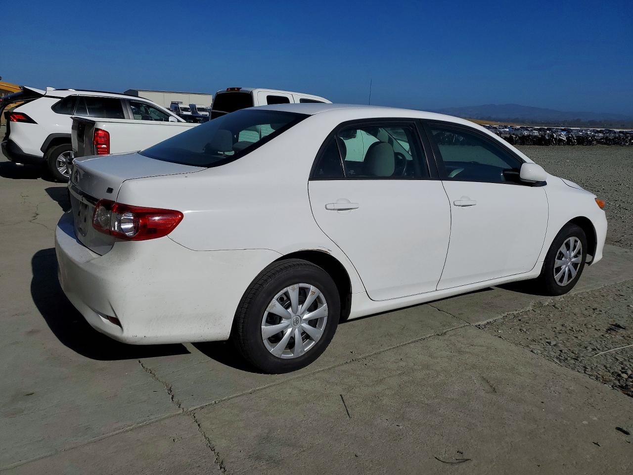 2011 TOYOTA COROLLA LE