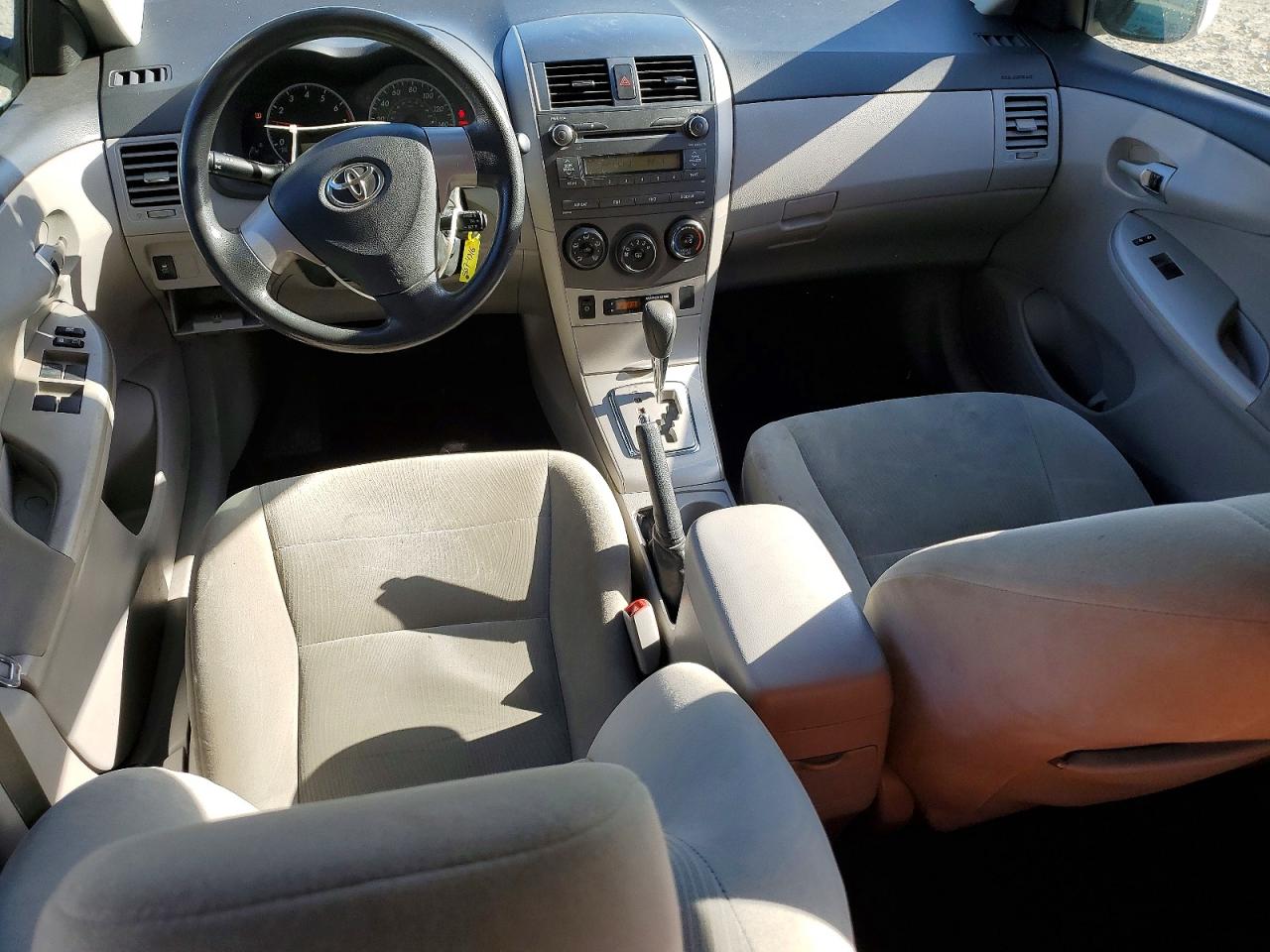 2011 TOYOTA COROLLA LE
