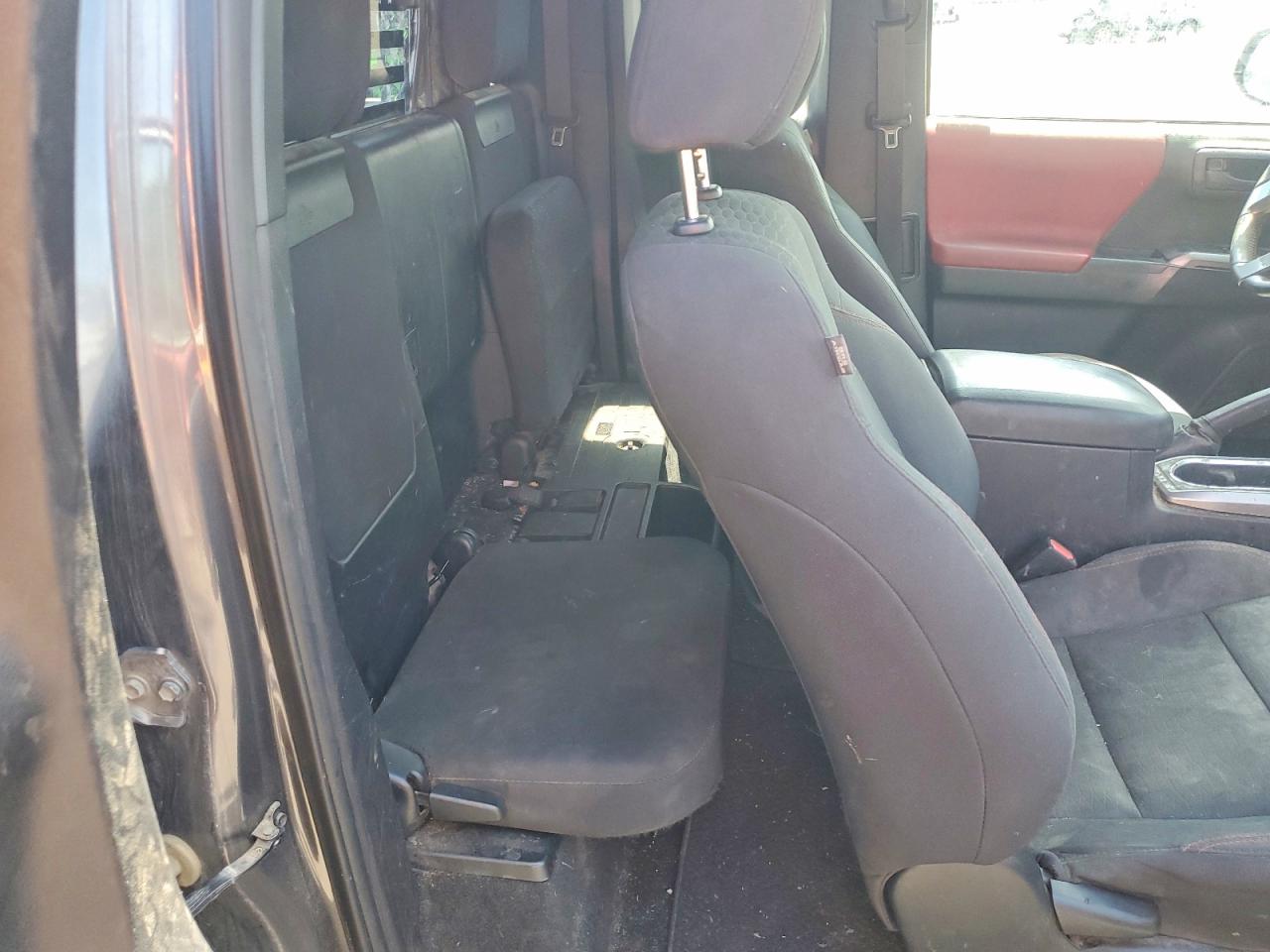 2016 TOYOTA TACOMA