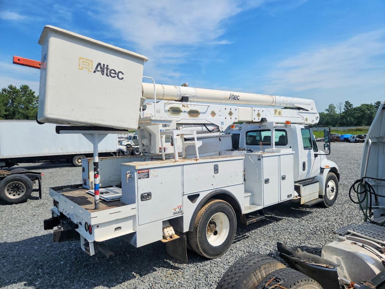 2016 INTERNATIONAL 4000 SERIE