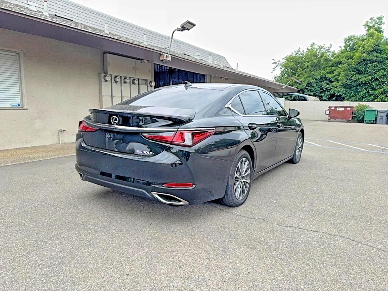 2023 LEXUS ES300