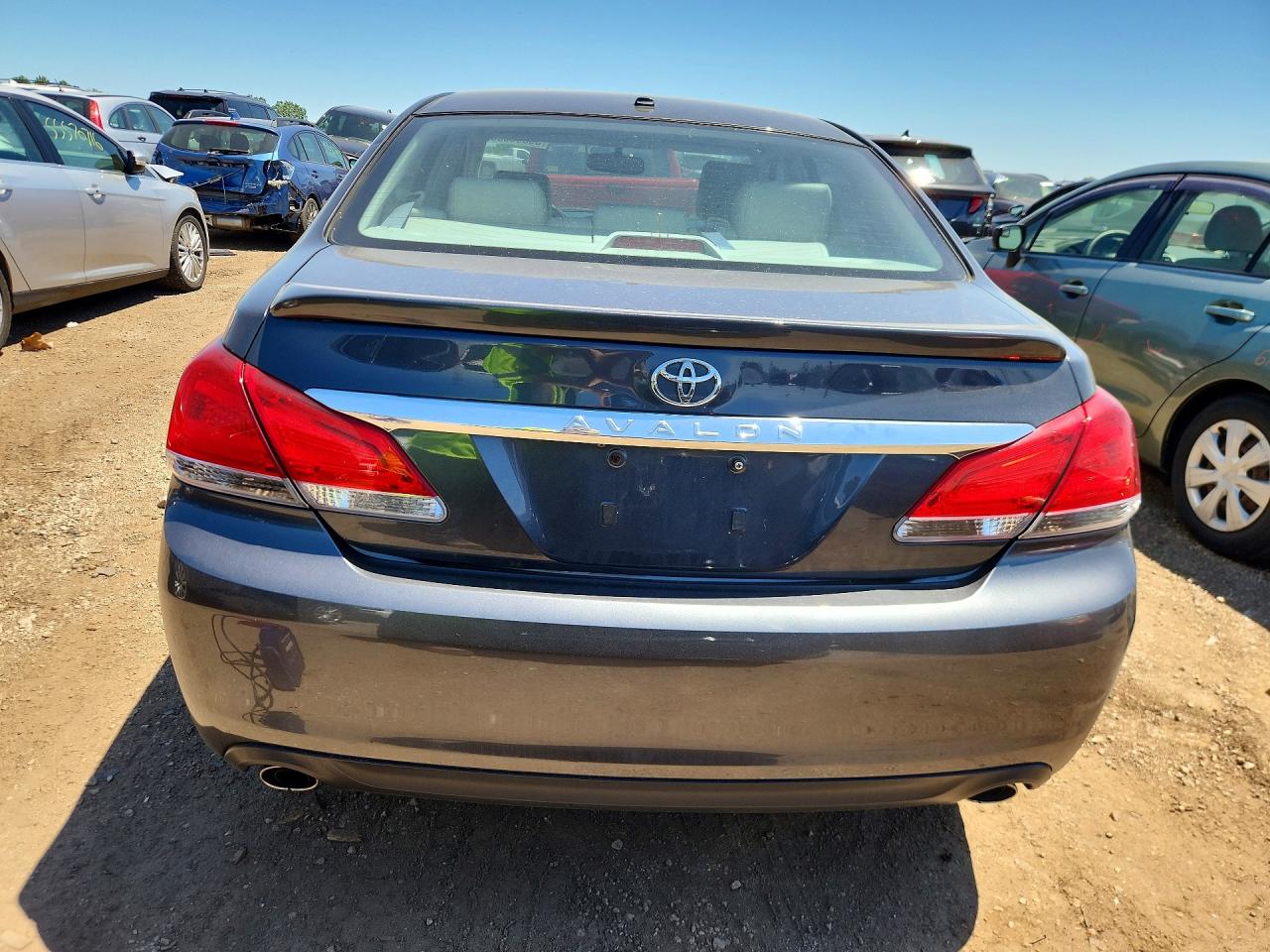 2011 TOYOTA AVALON