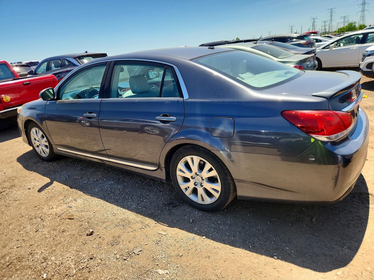 2011 TOYOTA AVALON