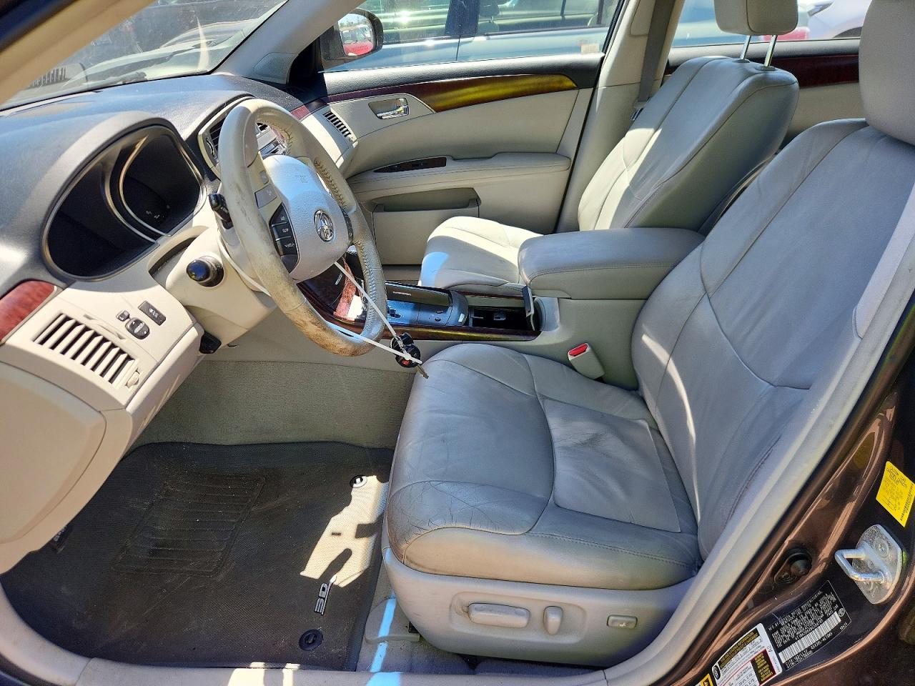 2011 TOYOTA AVALON