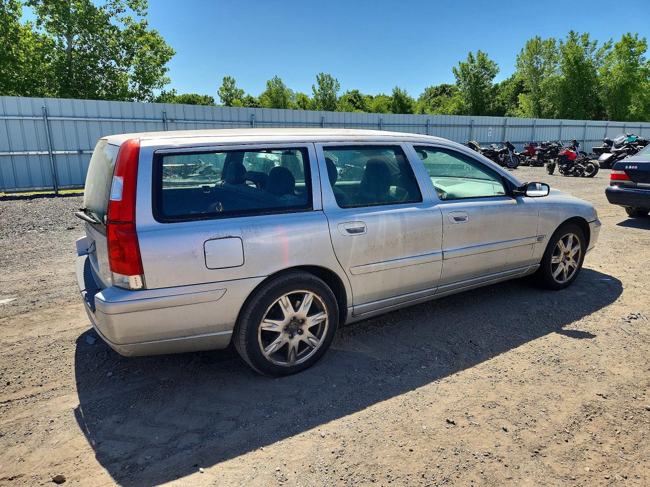 2006 VOLVO V70