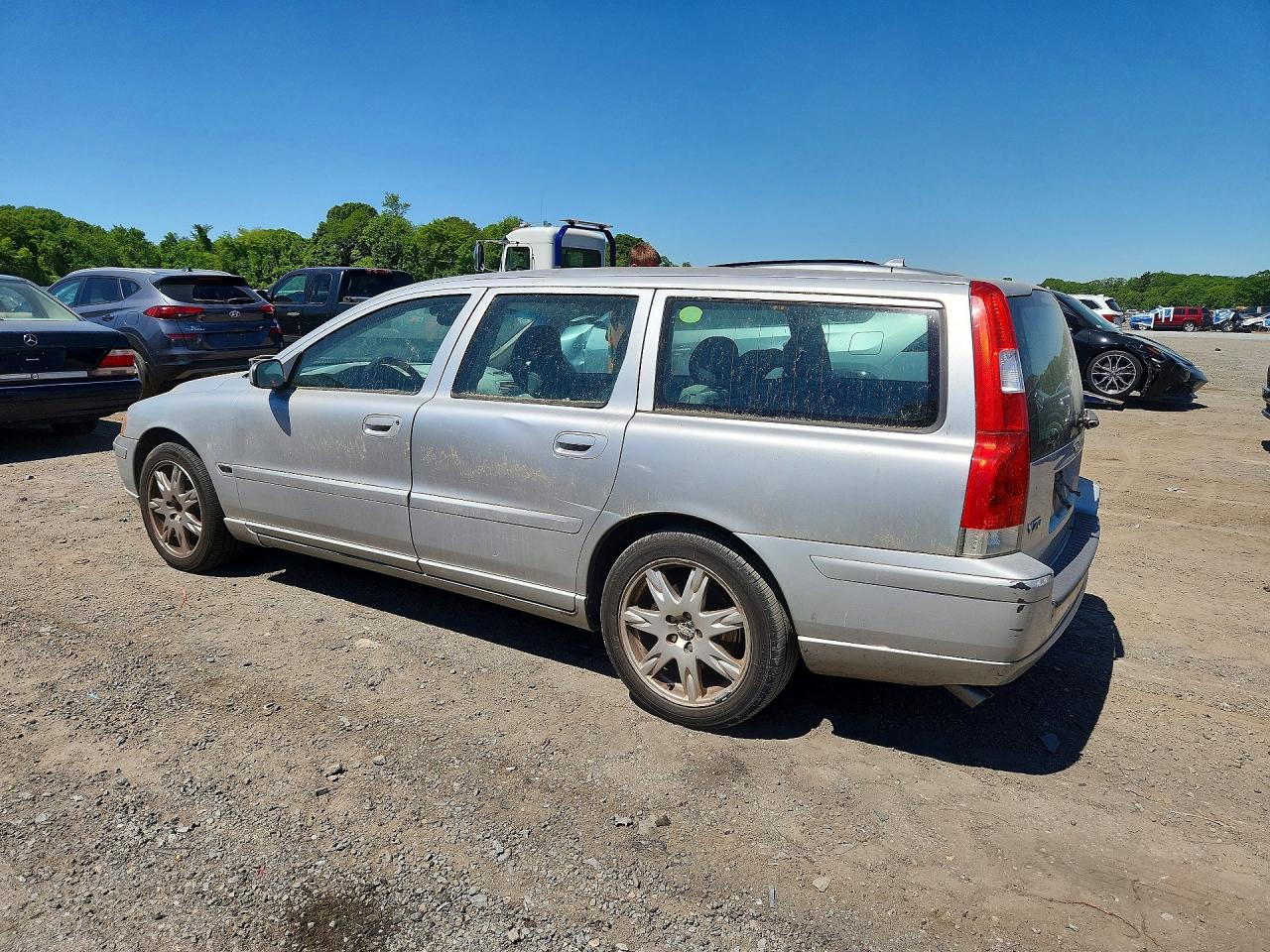 2006 VOLVO V70