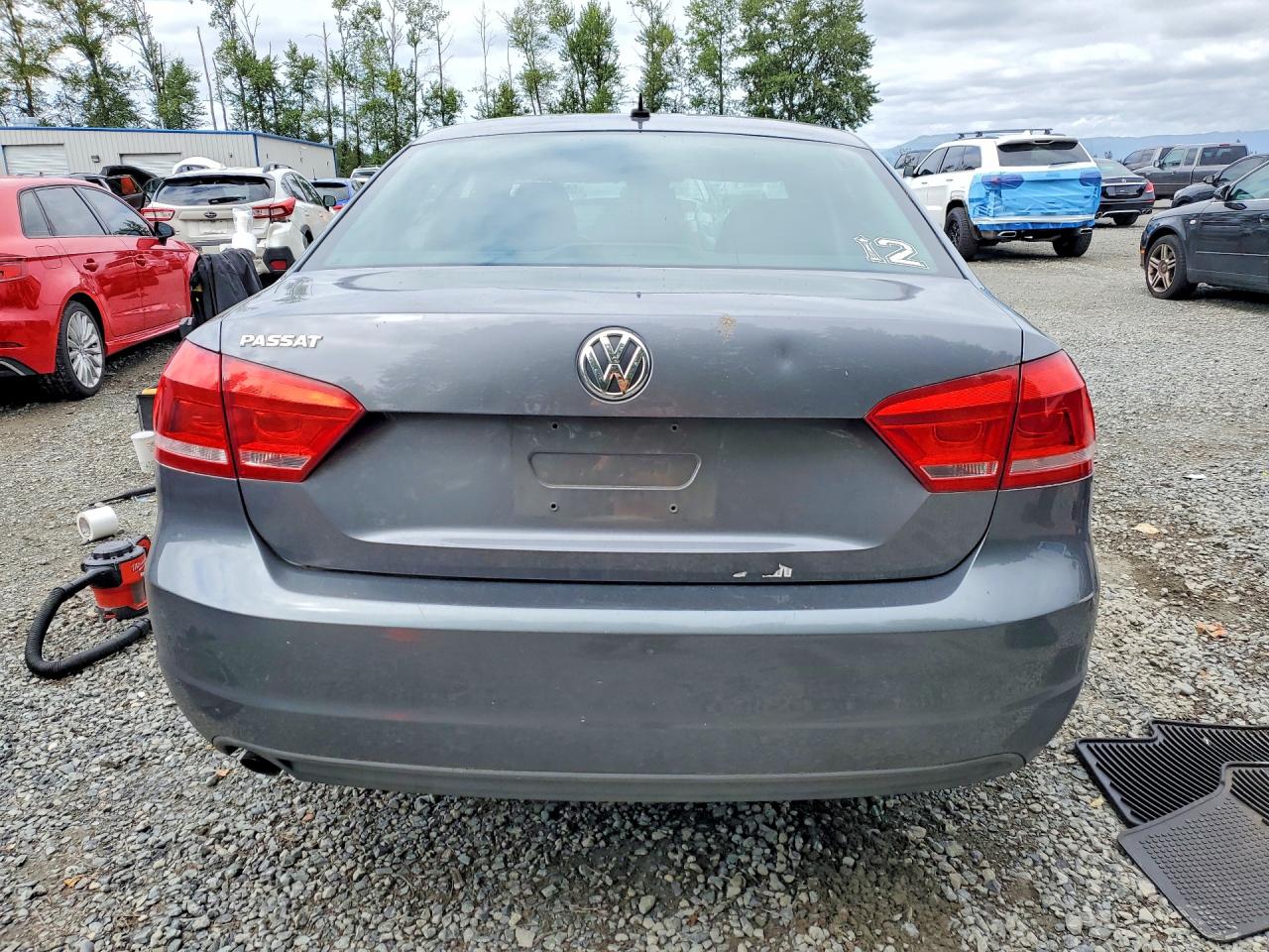 2012 VOLKSWAGEN PASSAT