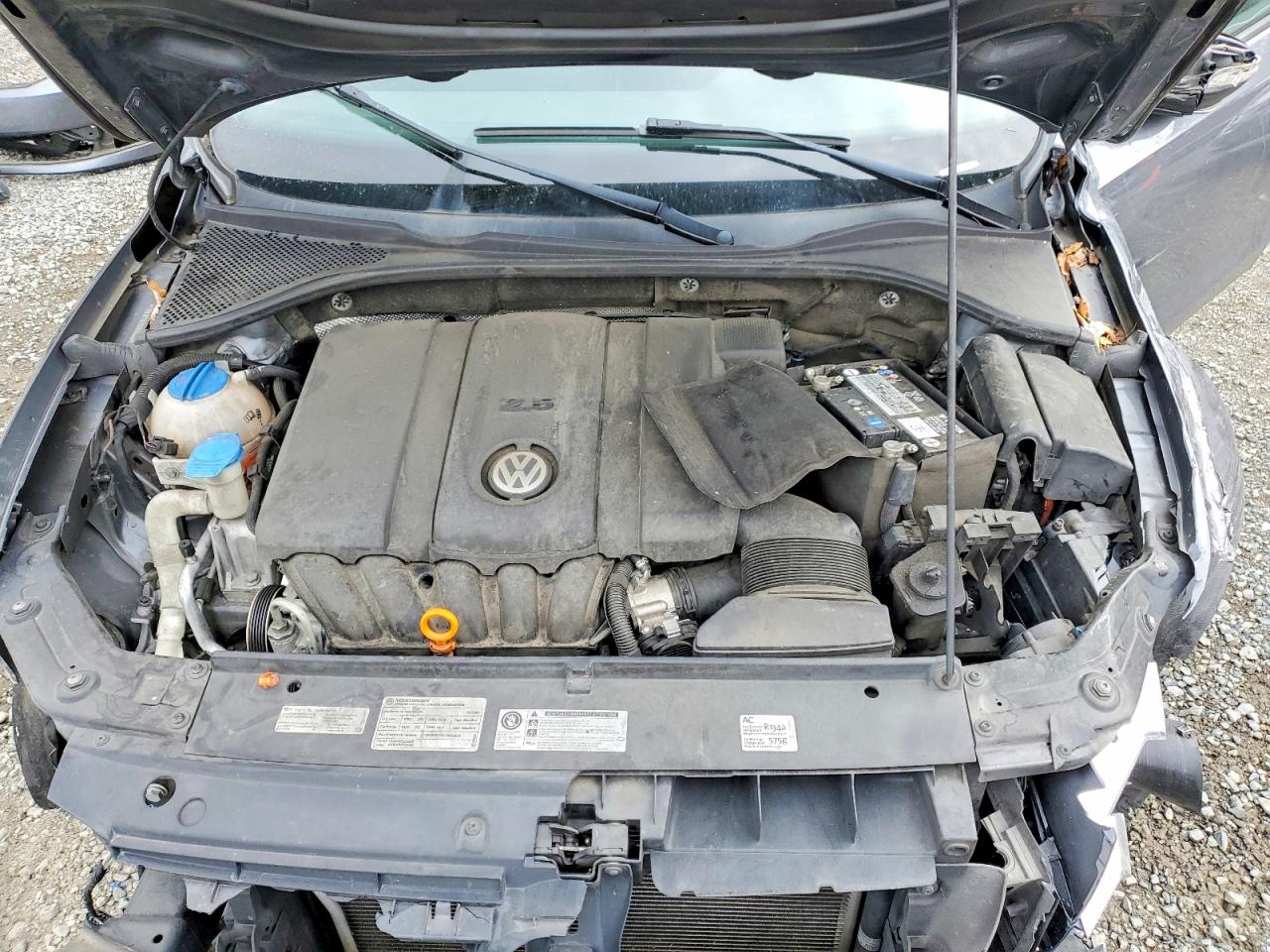 2012 VOLKSWAGEN PASSAT