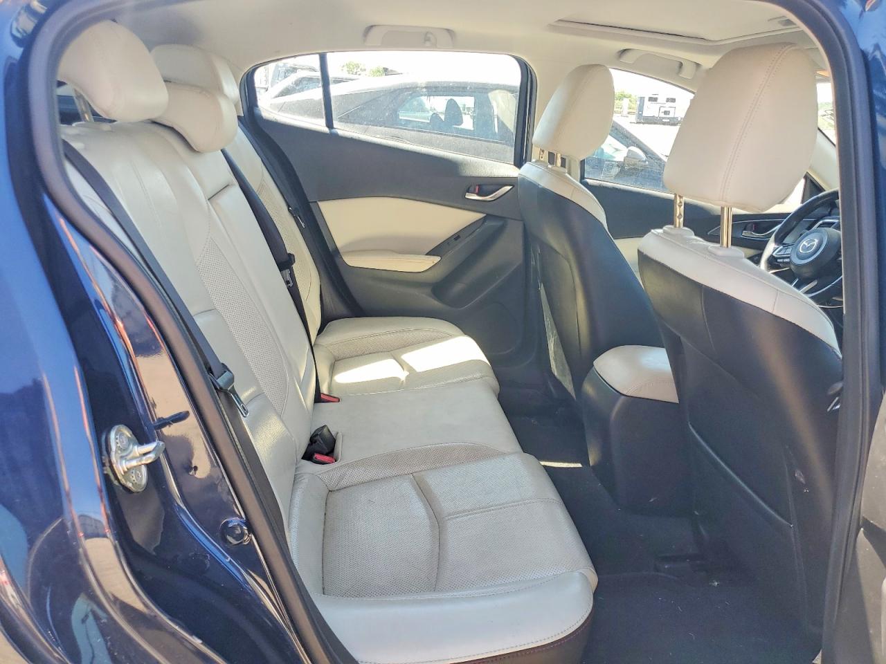 2017 MAZDA 3