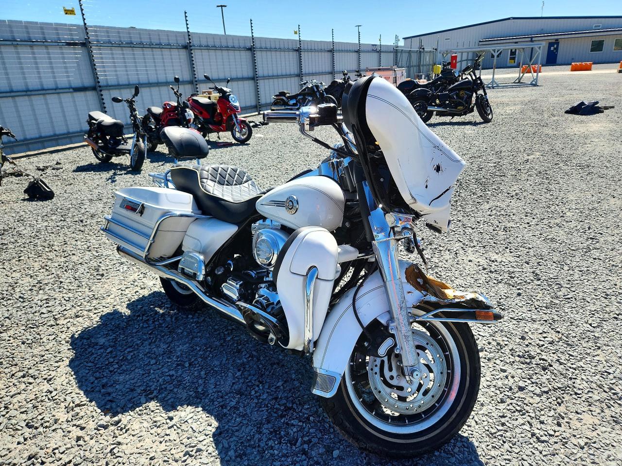 2005 HARLEY-DAVIDSON FL