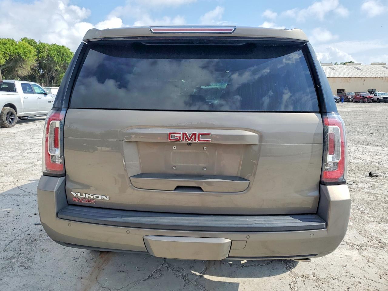 2019 GMC YUKON