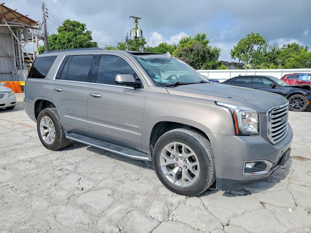 2019 GMC YUKON