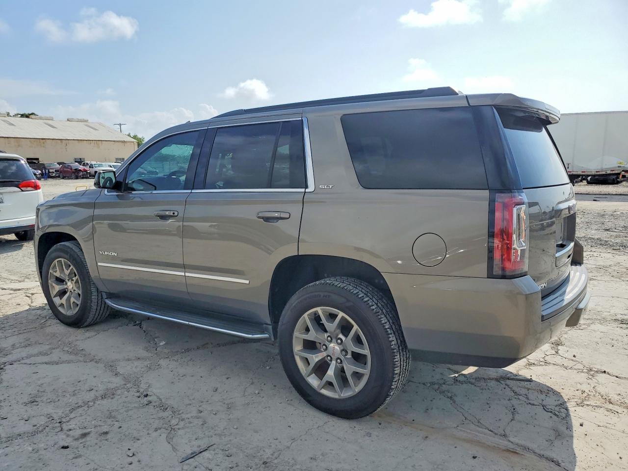 2019 GMC YUKON