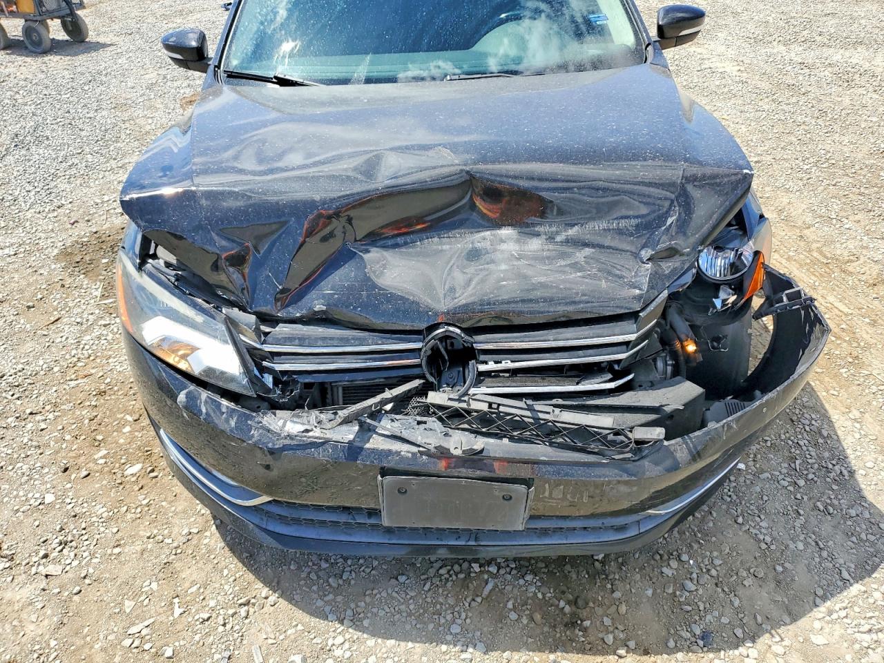 2015 VOLKSWAGEN PASSAT