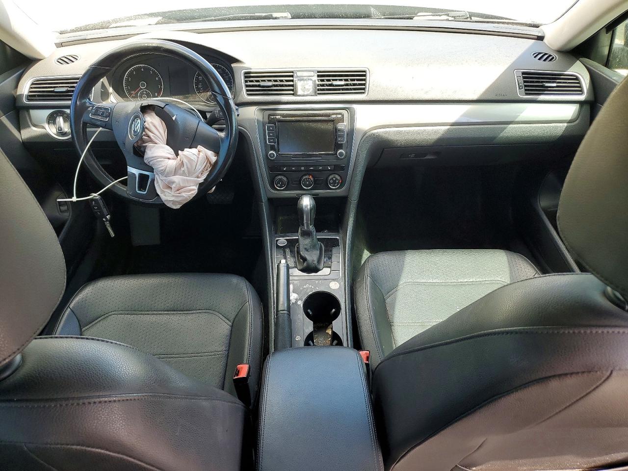 2015 VOLKSWAGEN PASSAT