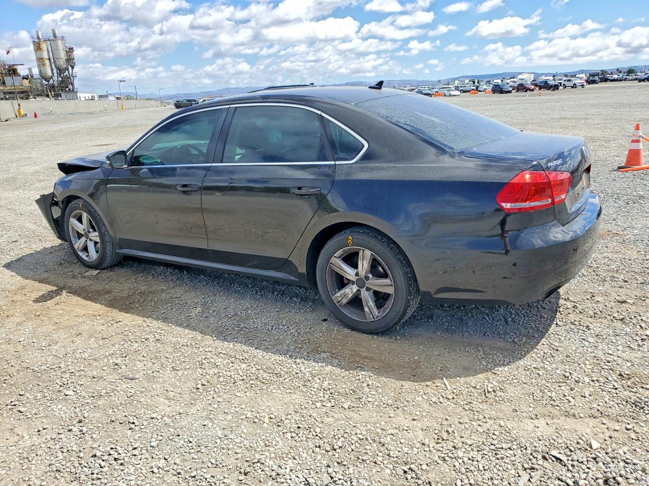 2015 VOLKSWAGEN PASSAT