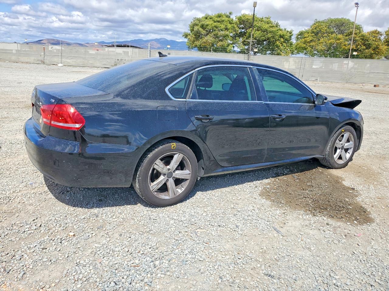 2015 VOLKSWAGEN PASSAT
