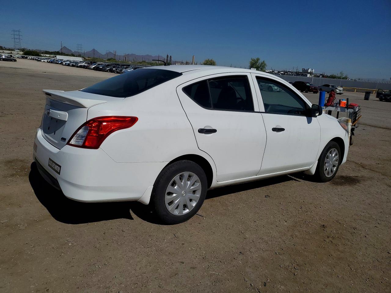 2015 NISSAN VERSA