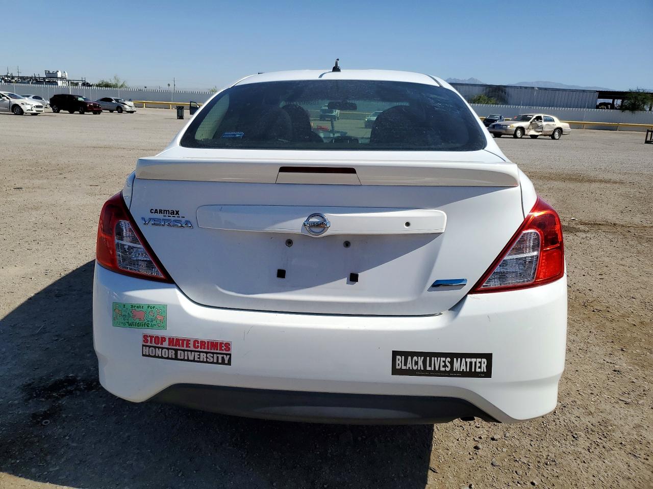2015 NISSAN VERSA