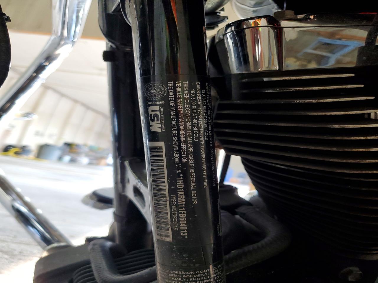 2015 HARLEY-DAVIDSON FL