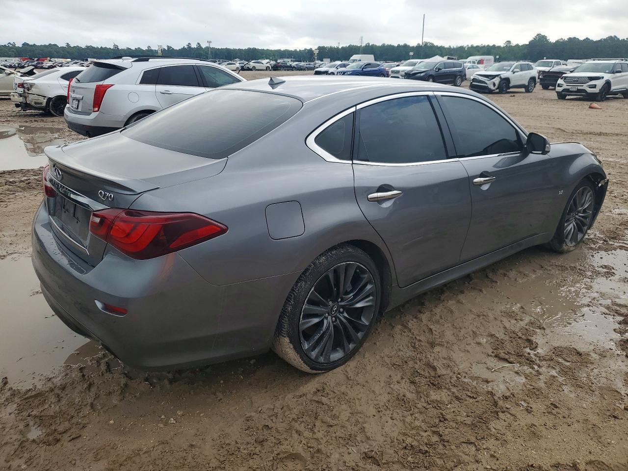 2018 INFINITI Q70