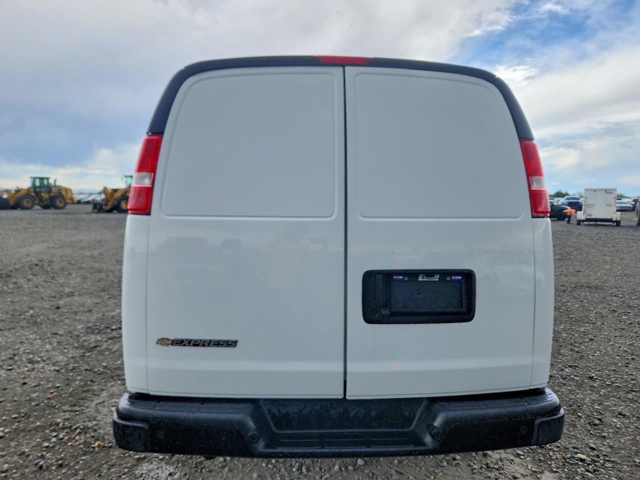 2024 CHEVROLET EXPRESS