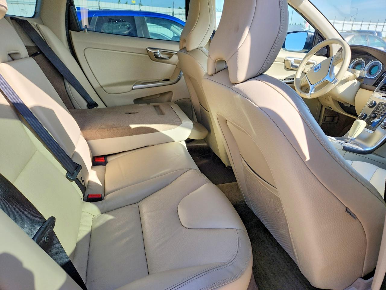 2012 VOLVO XC60