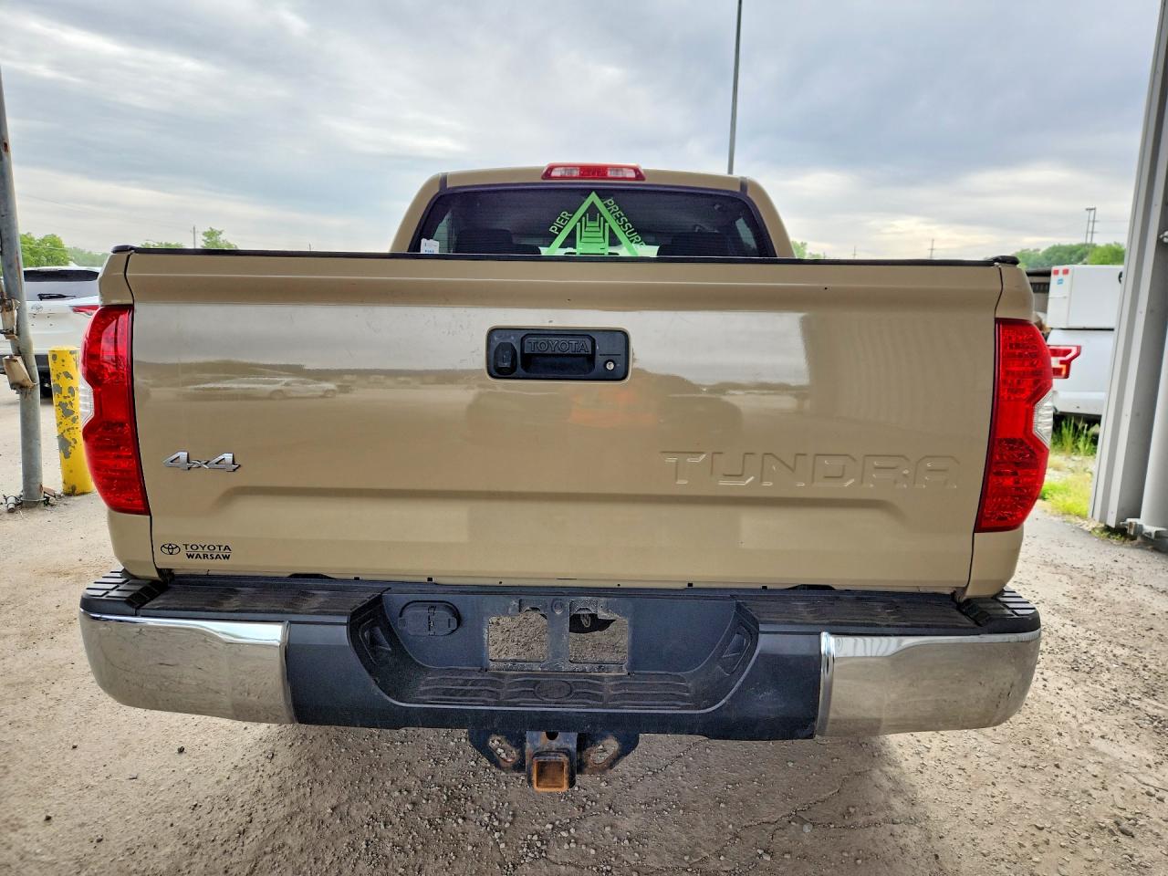 2017 TOYOTA TUNDRA