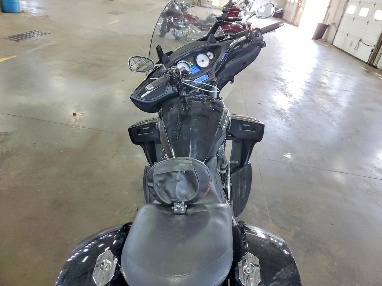 2013 VICTORY MOTORCYCLES MOTORCYCLE