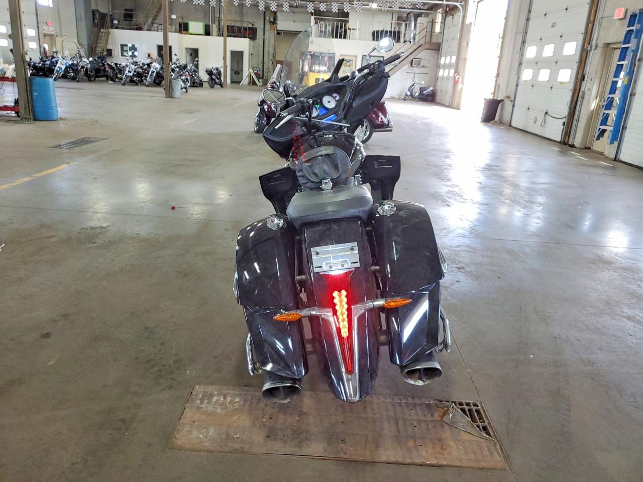 2013 VICTORY MOTORCYCLES MOTORCYCLE
