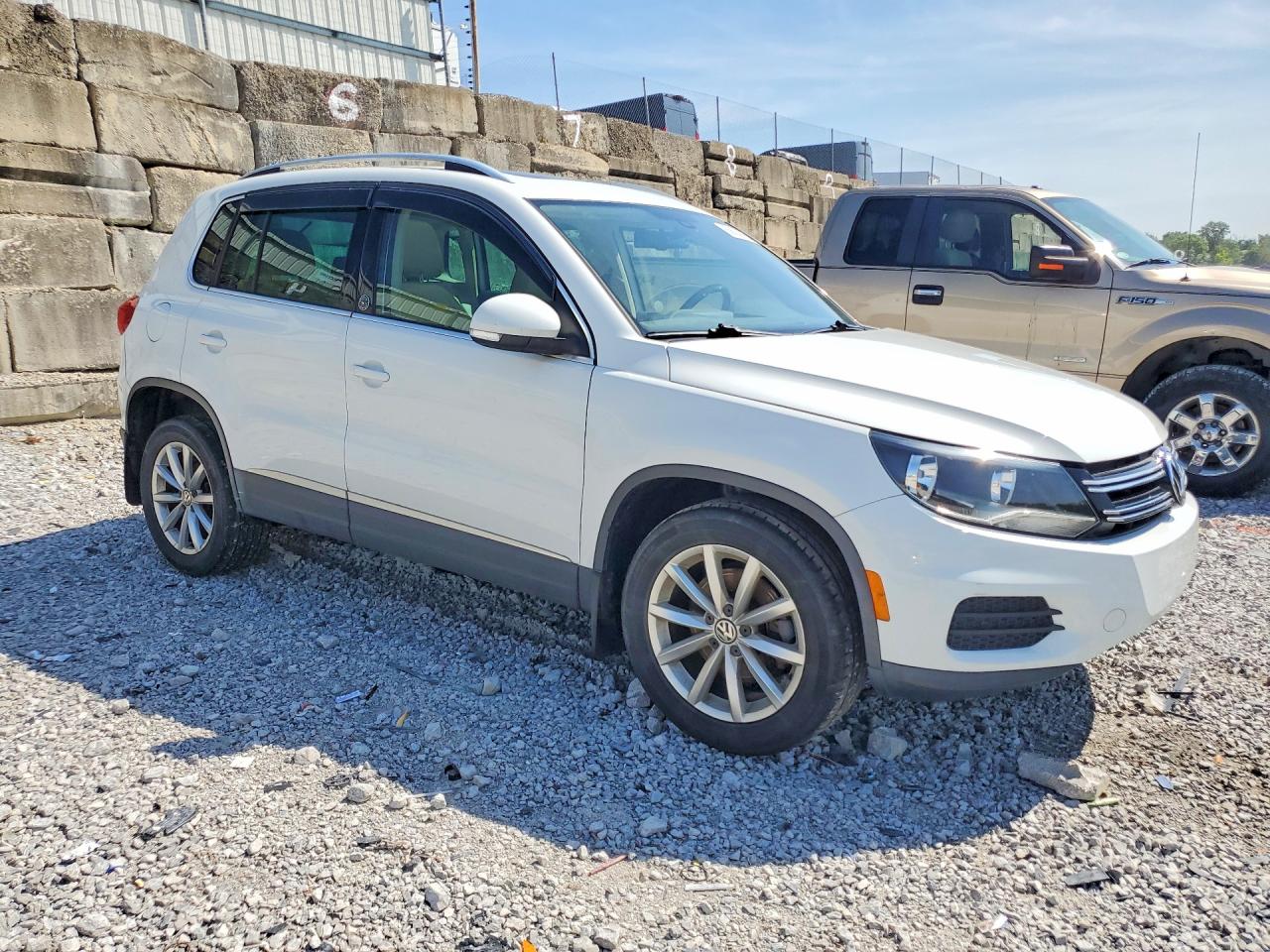2017 VOLKSWAGEN TIGUAN