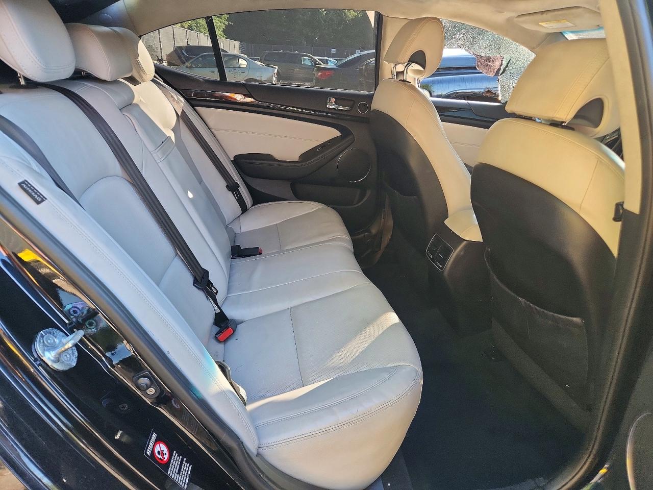 2014 KIA CADENZA