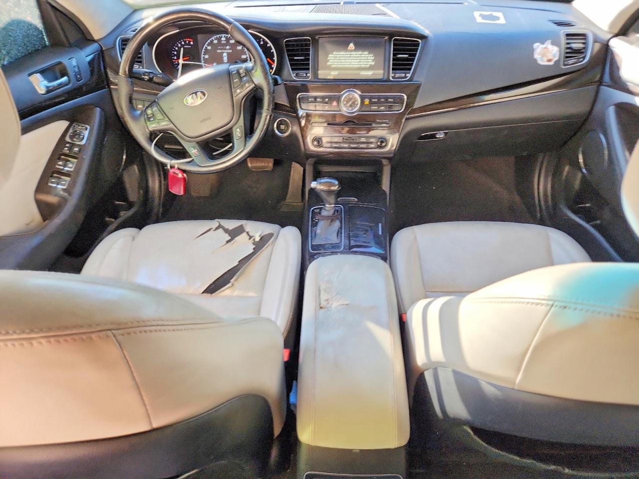 2014 KIA CADENZA