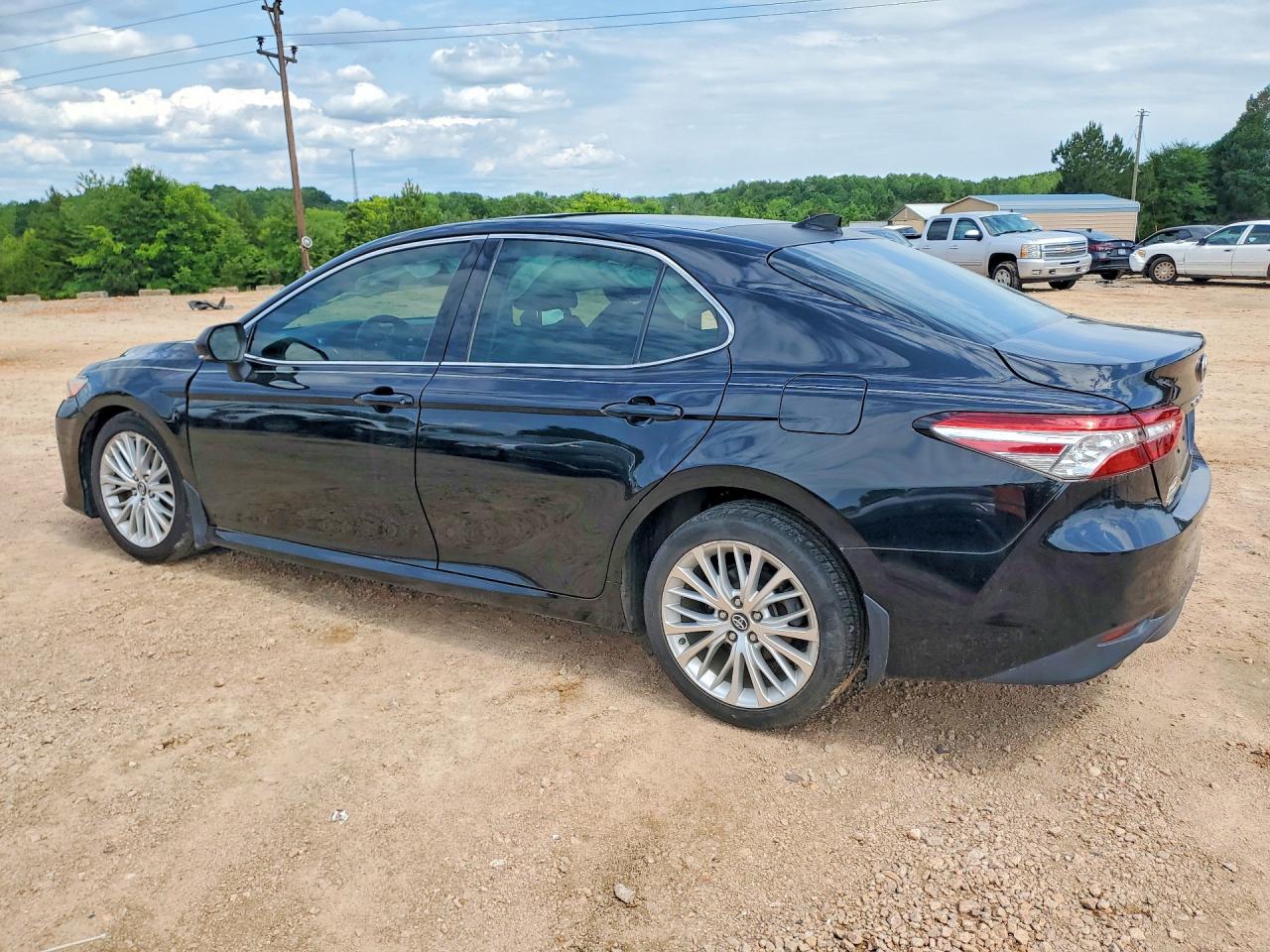 2019 TOYOTA CAMRY
