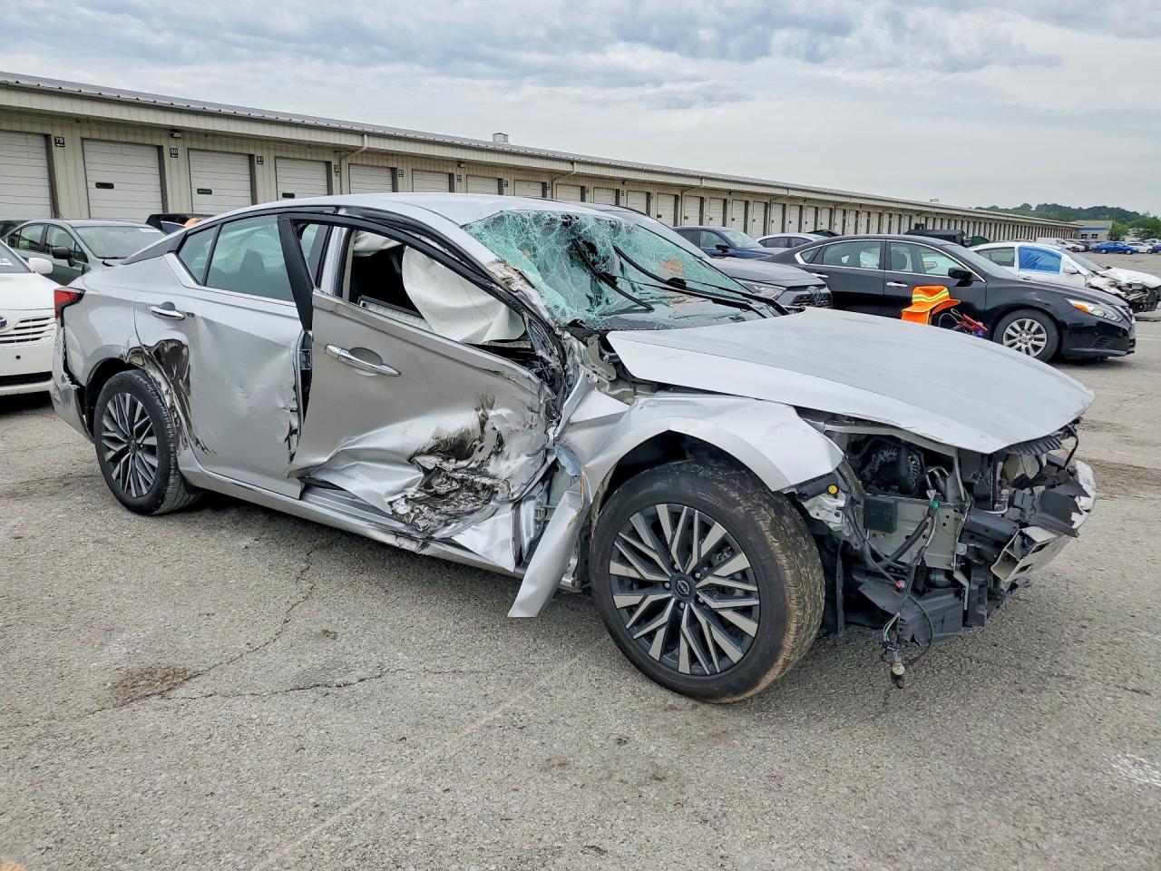 2024 NISSAN ALTIMA