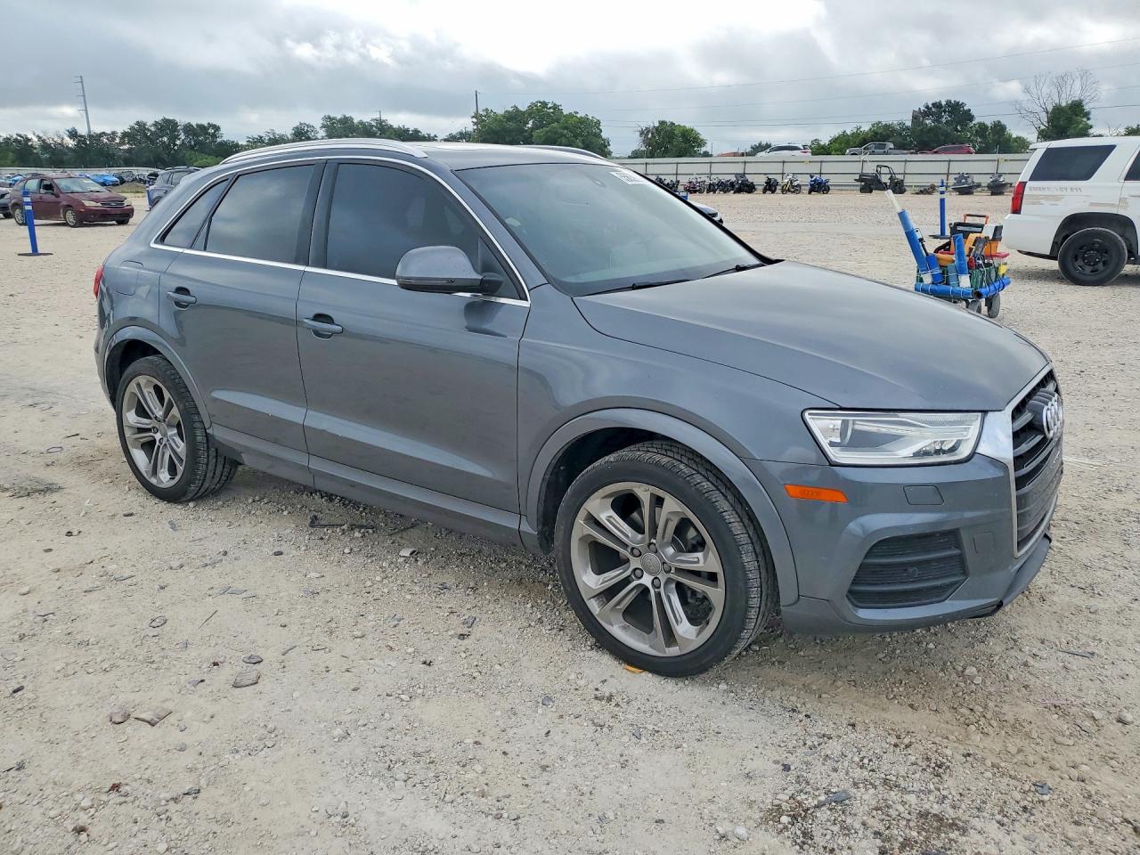 2017 AUDI Q3