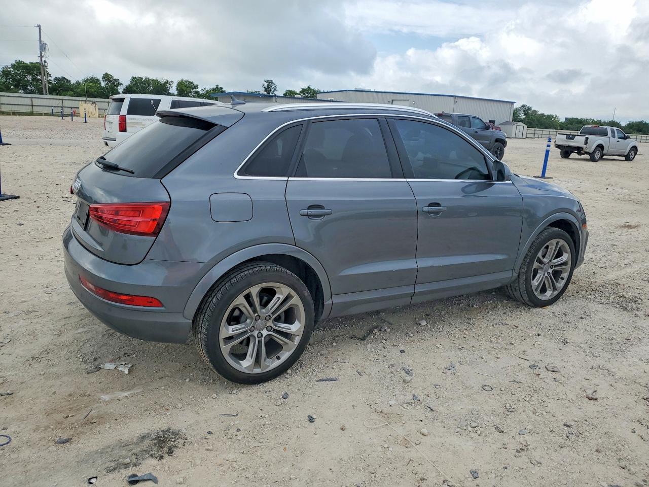 2017 AUDI Q3