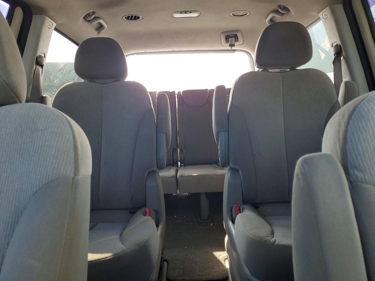 2012 KIA SEDONA