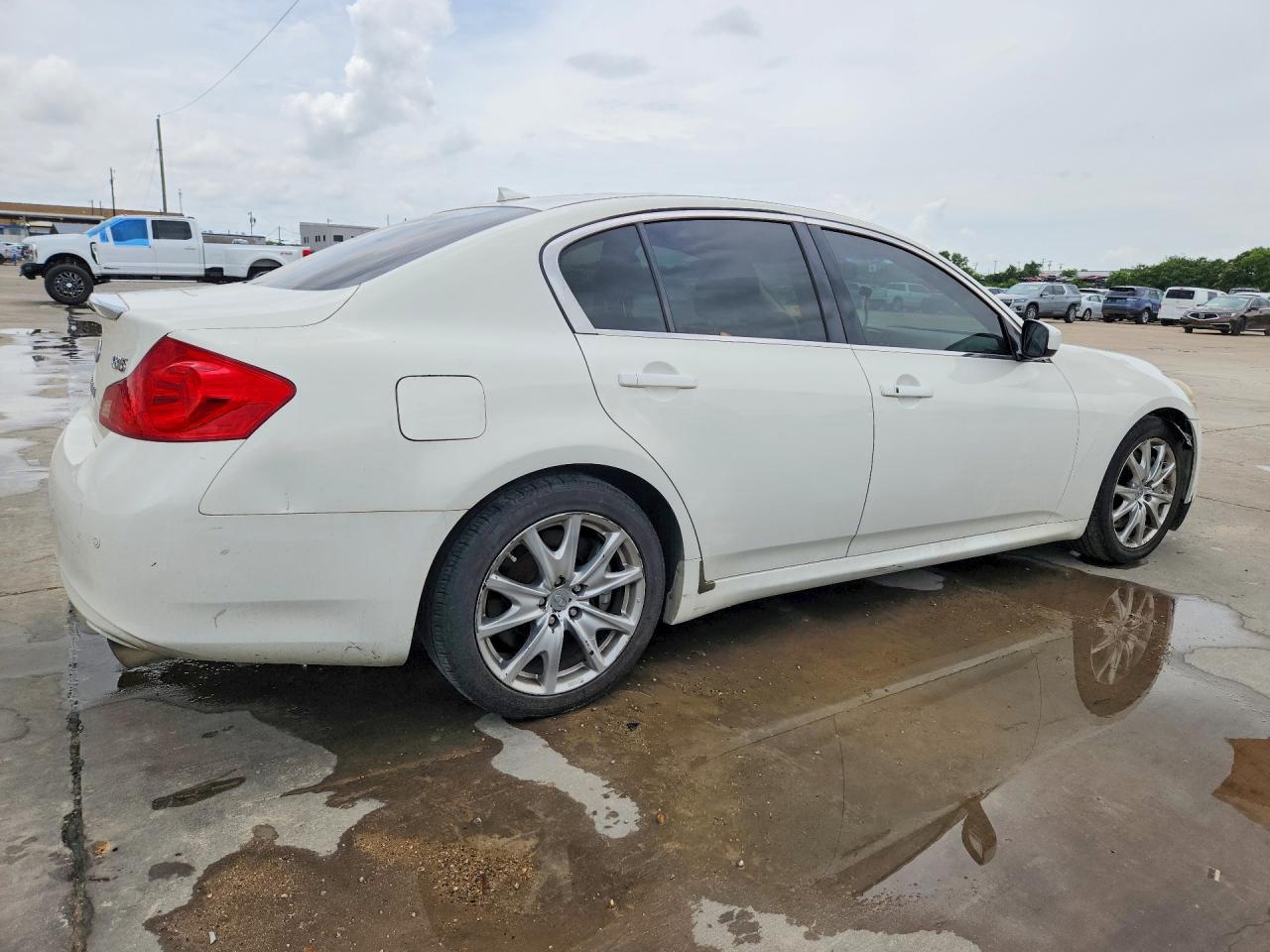 2012 INFINITI G37