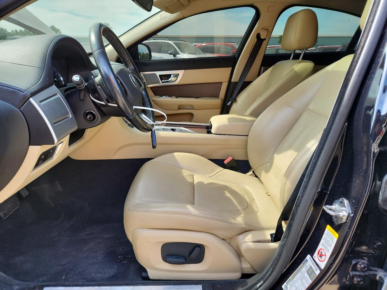 2014 JAGUAR XF