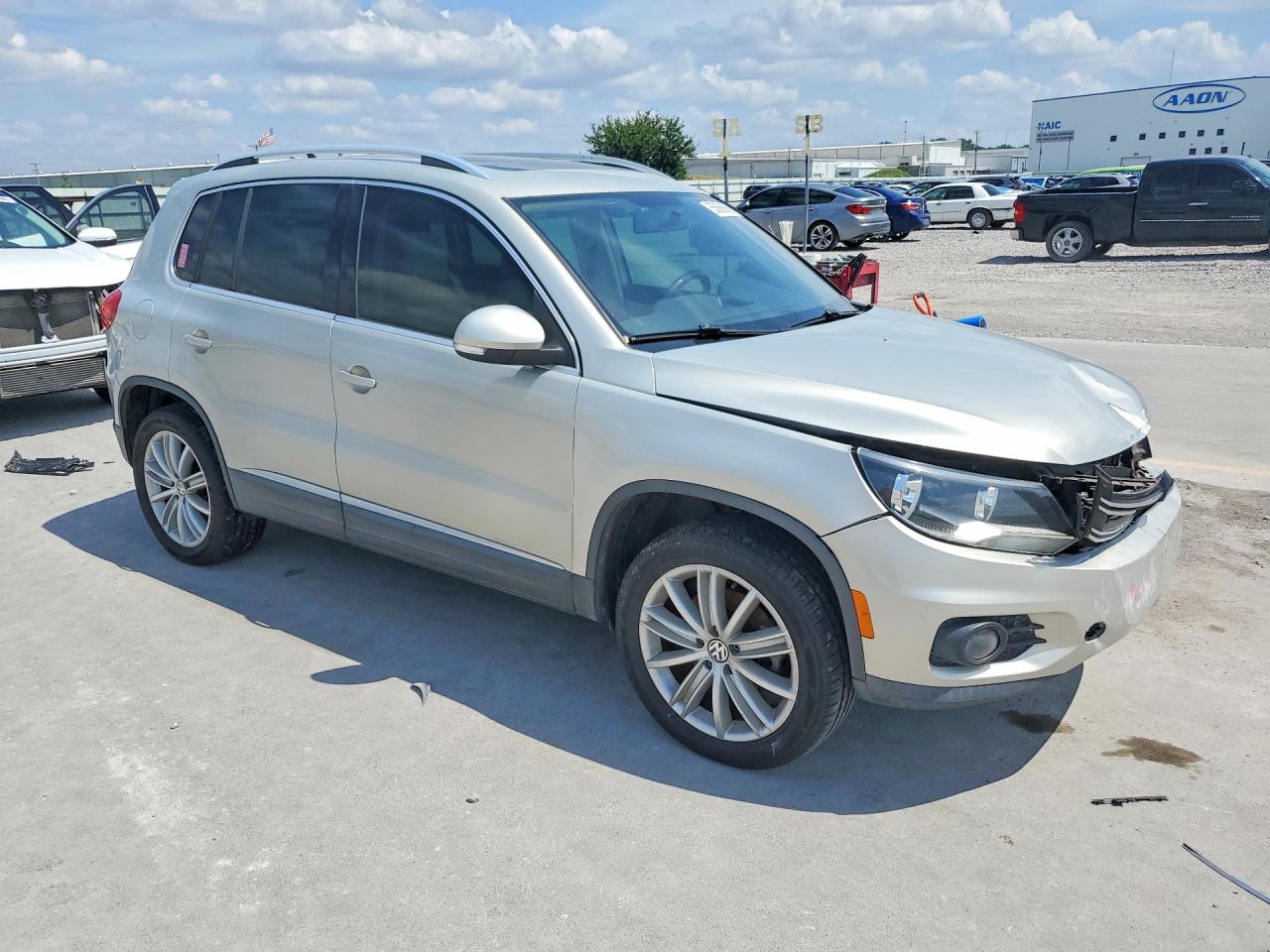 2015 VOLKSWAGEN TIGUAN