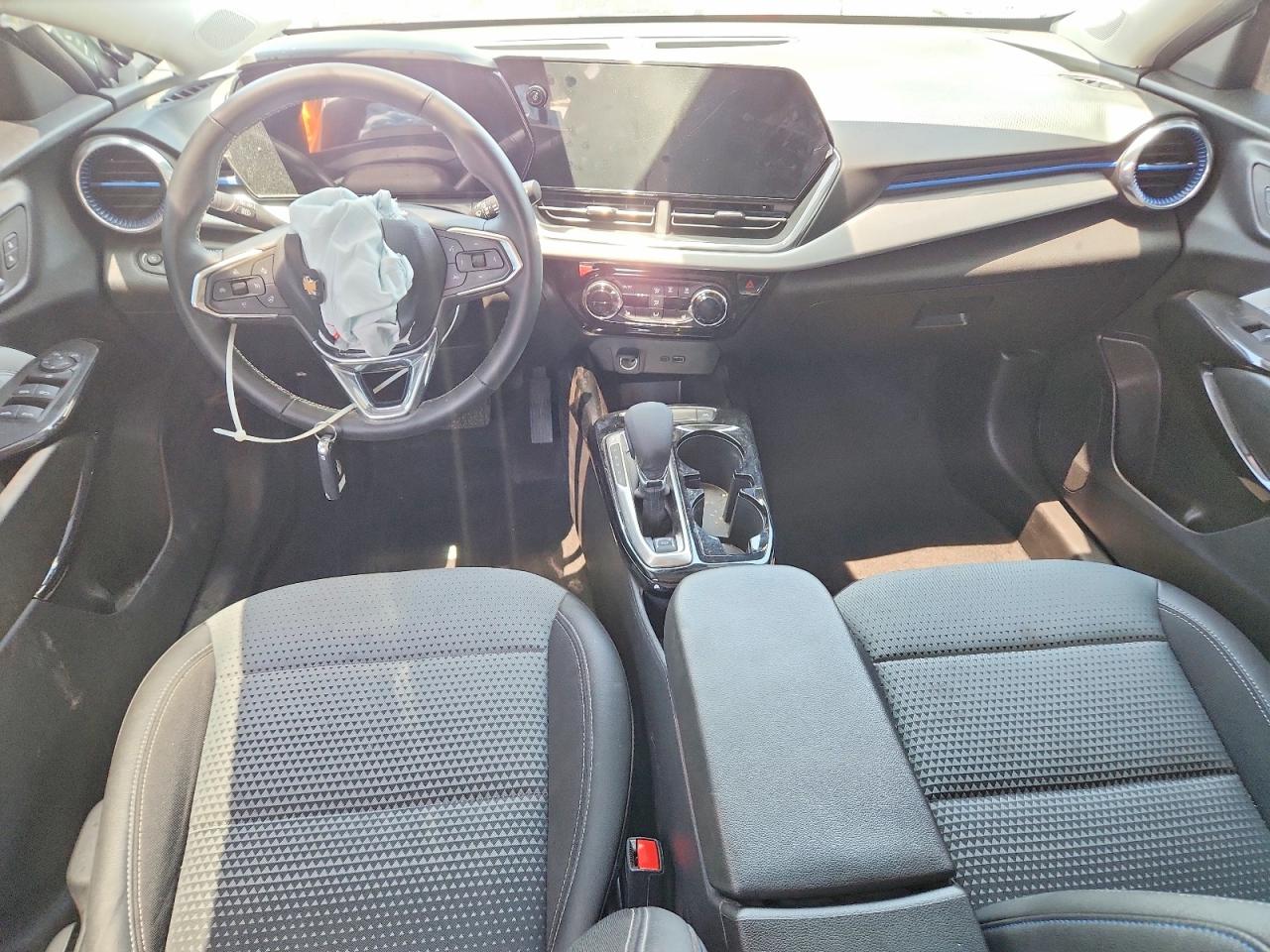 2025 CHEVROLET TRAX