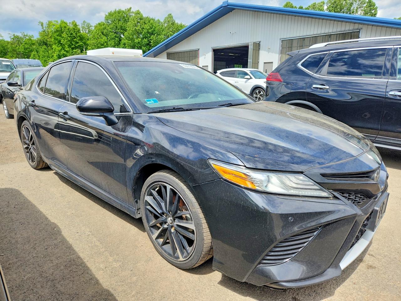 2018 TOYOTA CAMRY