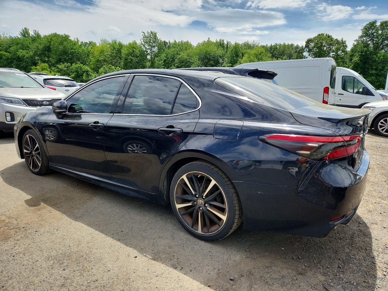 2018 TOYOTA CAMRY