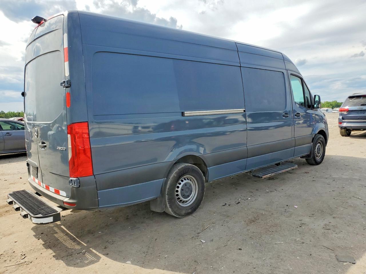 2021 MERCEDES BENZ SPRINTER