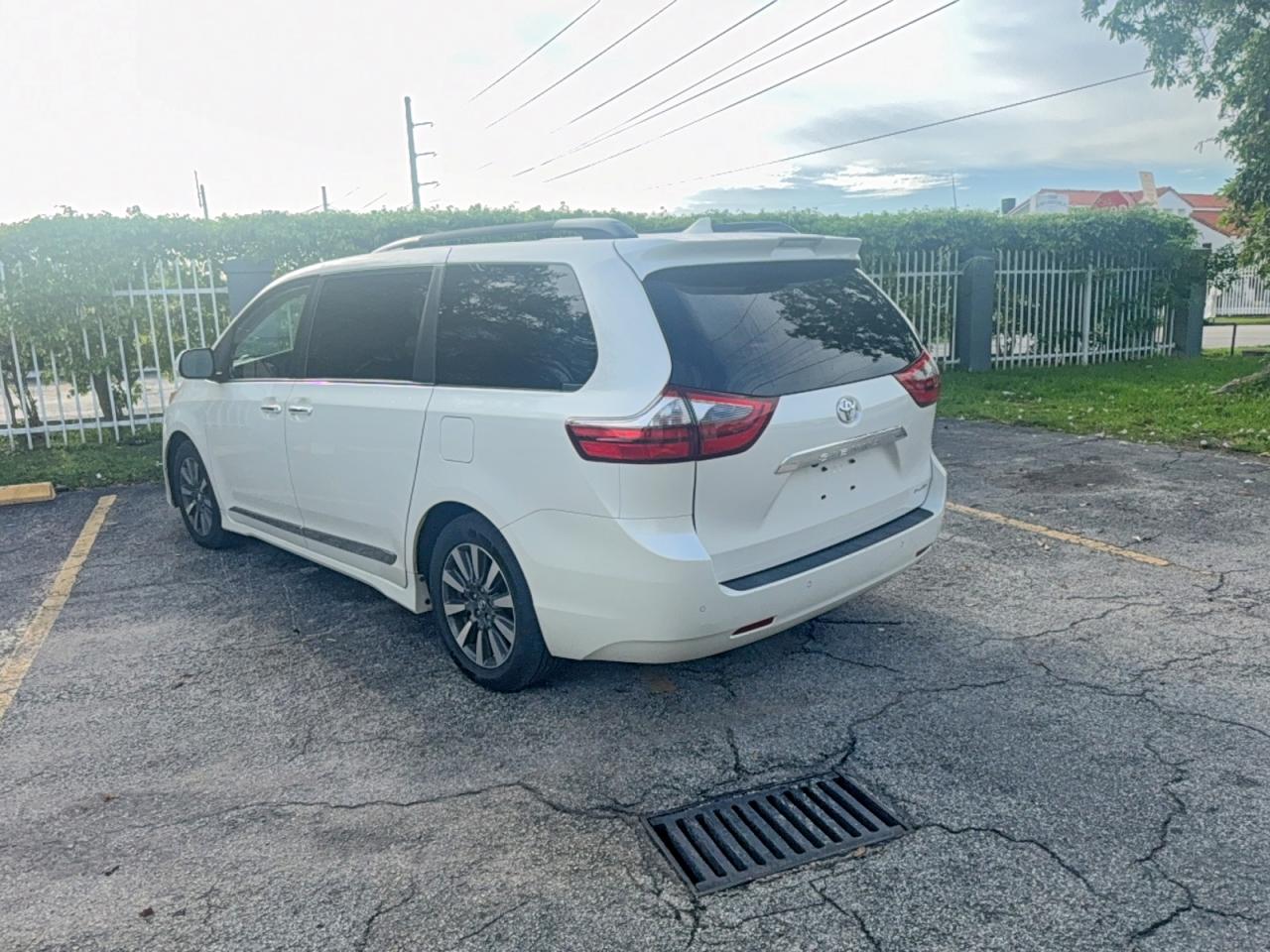 2020 TOYOTA SIENNA