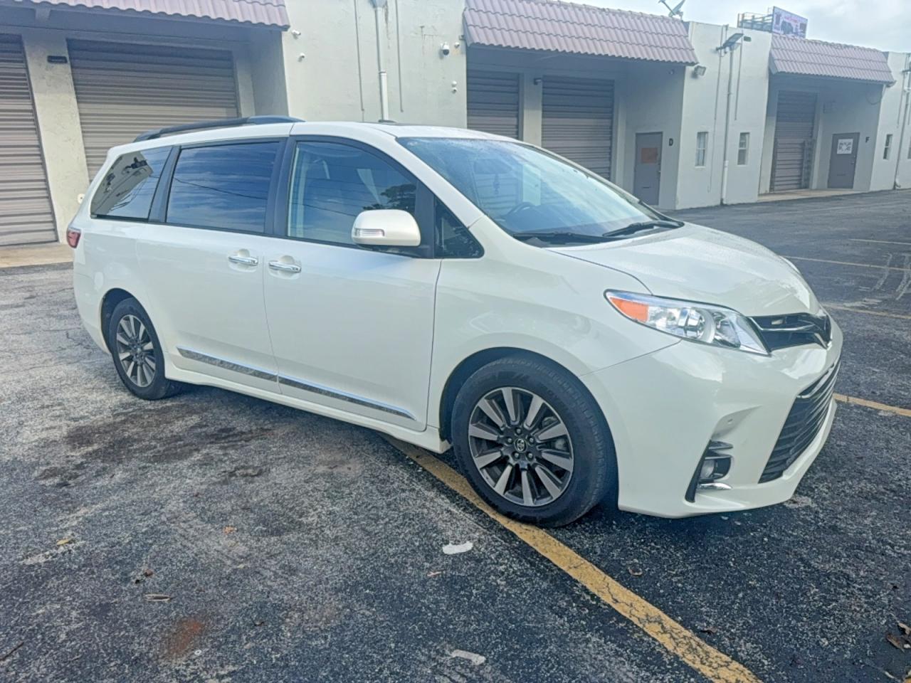 2020 TOYOTA SIENNA