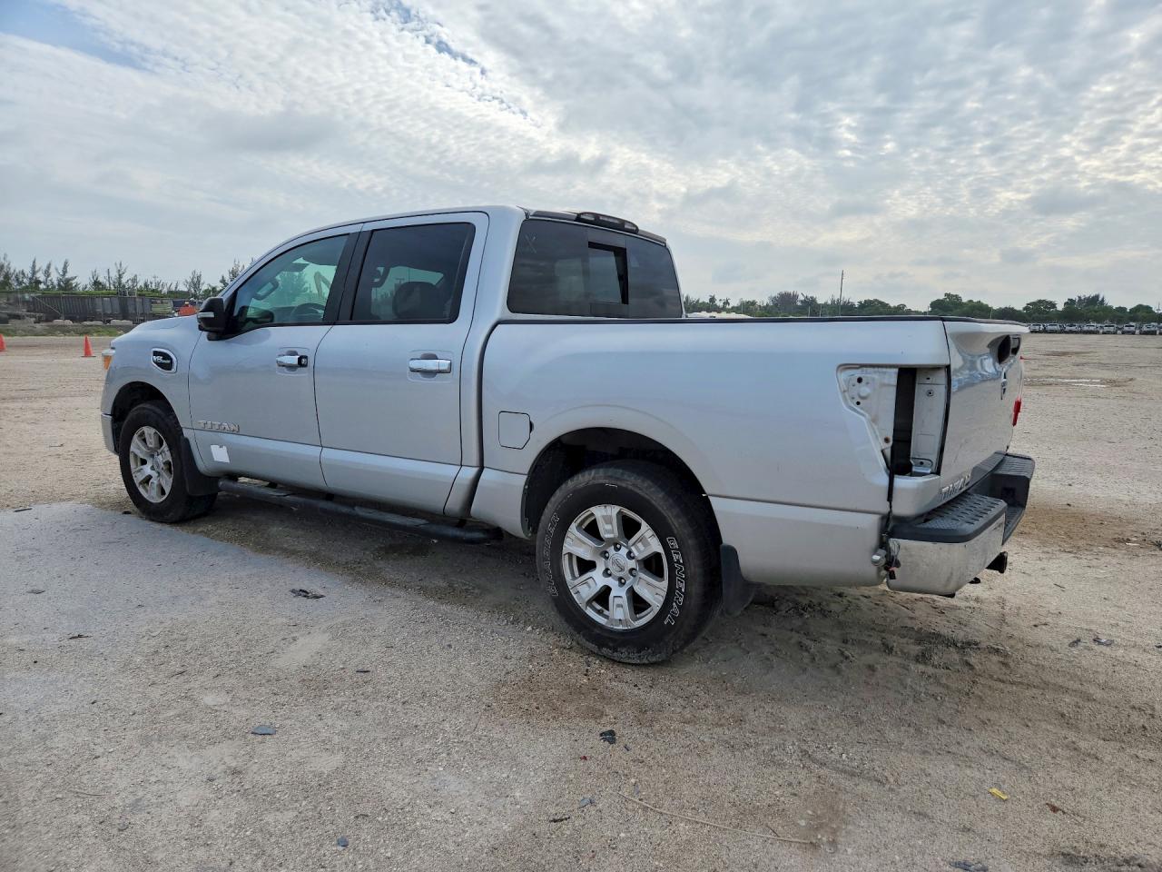 2017 NISSAN TITAN