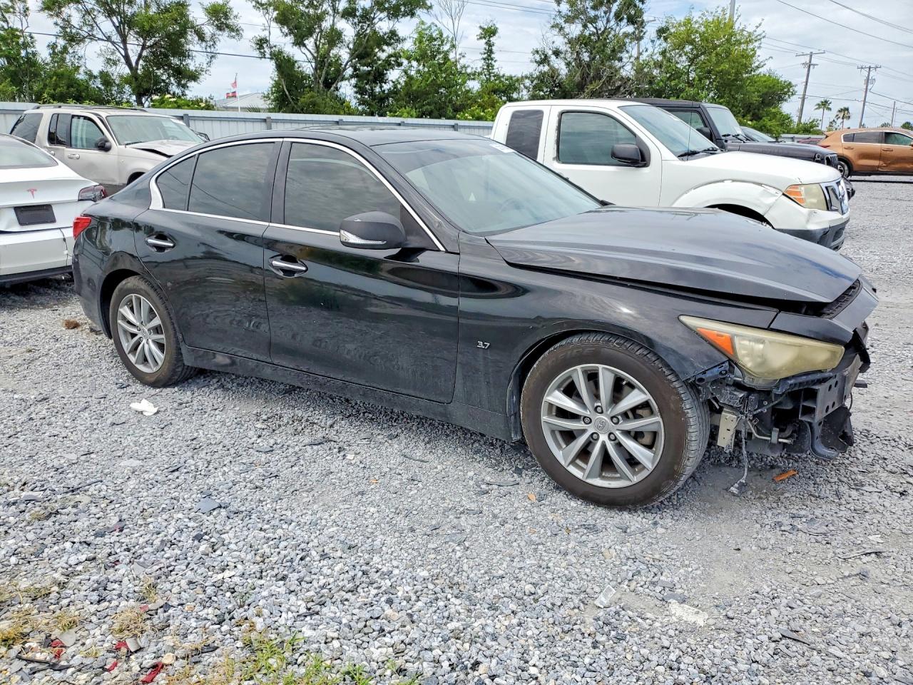 2014 INFINITI Q50